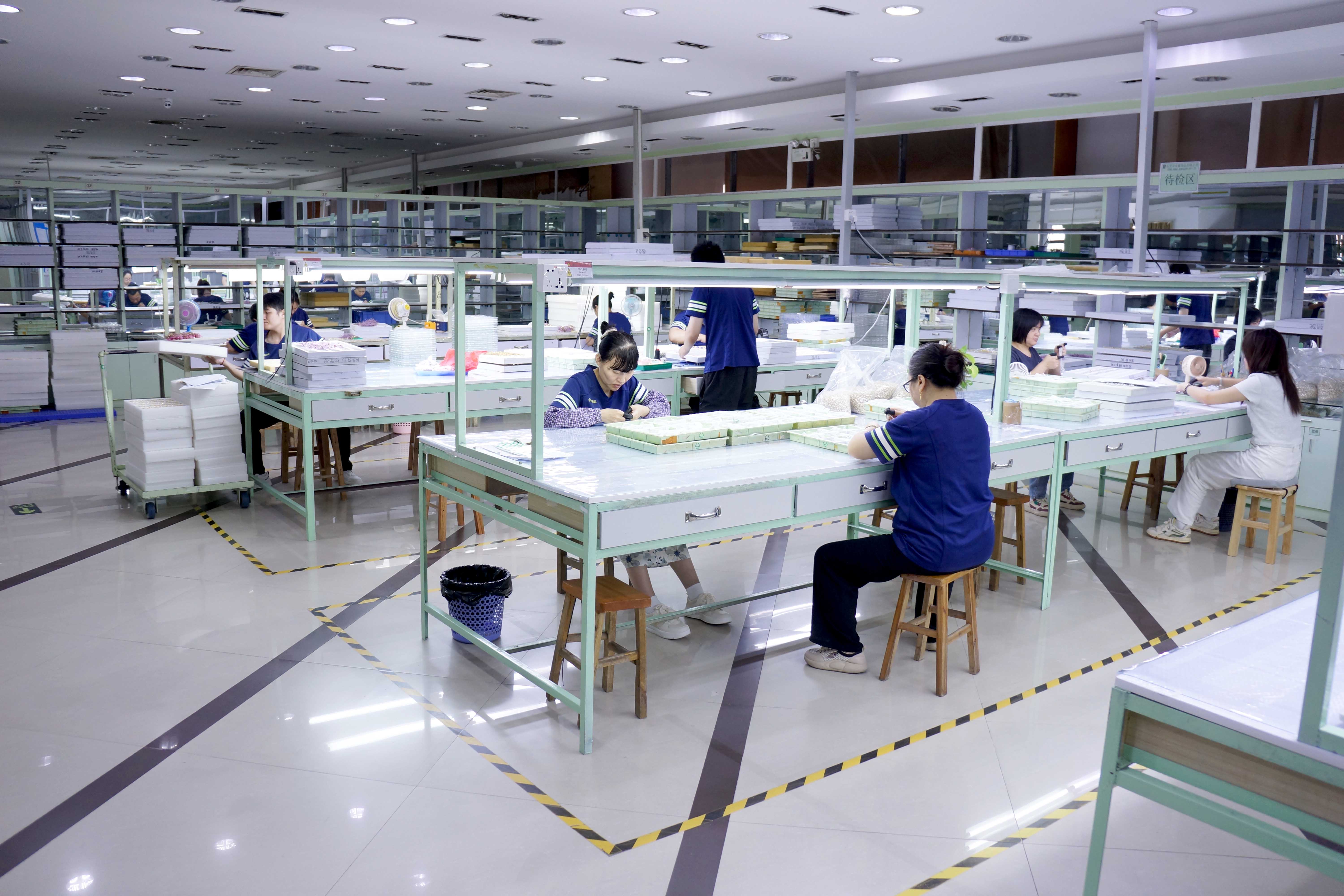 China Finished Product Workshop